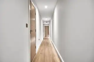 Apartment 5, 17 The PromenadeImage 3