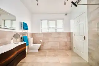 Apt 3, Flat 3, 10 The CrescentImage 25