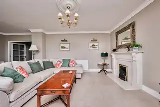 Apt 3, Flat 3, 10 The CrescentImage 11