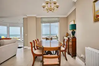 Apt 3, Flat 3, 10 The CrescentImage 13