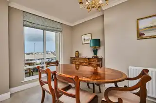 Apt 3, Flat 3, 10 The CrescentImage 12