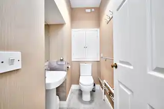 Apt 3, Flat 3, 10 The CrescentImage 7