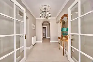 Apt 3, Flat 3, 10 The CrescentImage 6