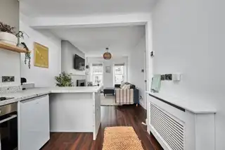 Apt 3, Apt 3, 64 Causeway StreetImage 4