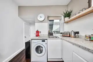 Apt 3, Apt 3, 64 Causeway StreetImage 3