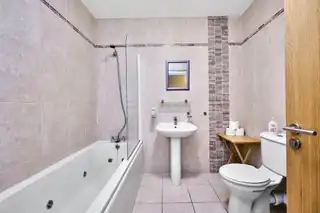 Apartment 4, WhiterocksImage 17