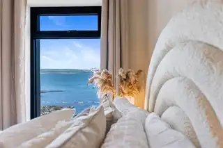 Apartment 4, 17 The PromenadeImage 23