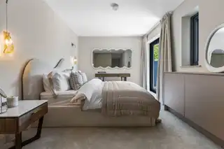 Apartment 4, 17 The PromenadeImage 17