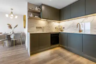 Apartment 4, 17 The PromenadeImage 8
