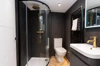 Apt 4, 37 WestImage 15