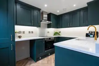 Apt 4, 37 WestImage 7