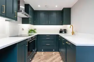 Apt 4, 37 WestImage 8