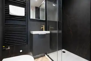 Apt 4, 37 WestImage 13