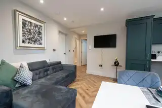 Apt 1, 37 WestImage 2