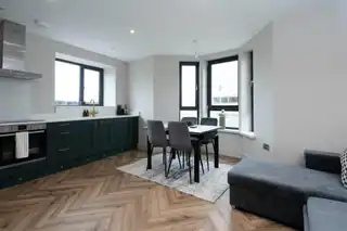 Apt 1, 37 WestImage 3