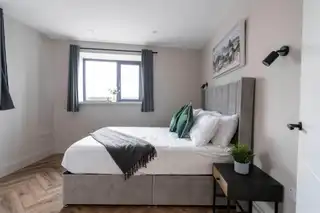 Apt 1, 37 WestImage 7