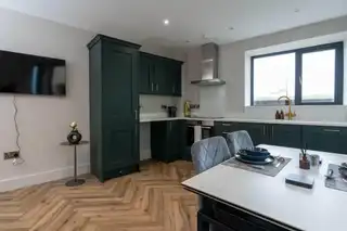 Apt 1, 37 WestImage 4