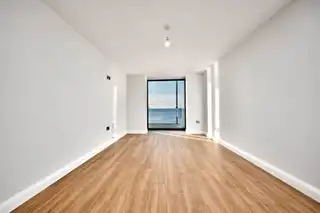 Apartment 1, 17 The PromenadeImage 12