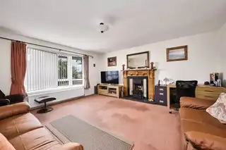 2 Aghermore GardensImage 3