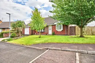 Image 1 for 2 Aghermore Gardens
