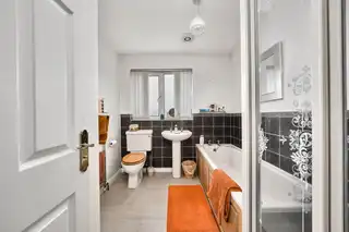 2 Aghermore GardensImage 18