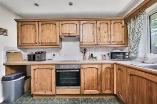 2 Aghermore GardensImage 5