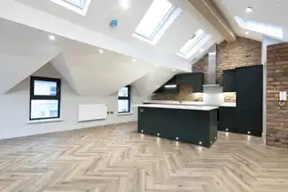 Apt 3, 37 WestImage 8