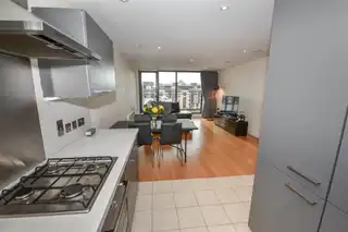 37 Custom House ResidenceImage 7