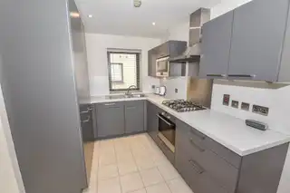 37 Custom House ResidenceImage 6