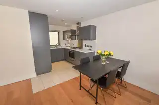 37 Custom House ResidenceImage 5