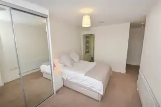 37 Custom House ResidenceImage 11