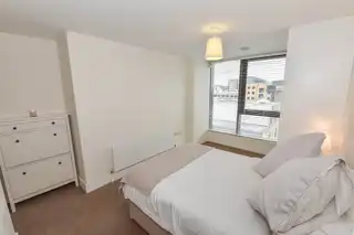 37 Custom House ResidenceImage 12