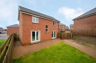 30 HillviewImage 15