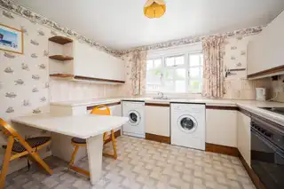 Apt 8 Deramore CourtImage 9