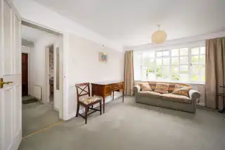 Apt 8 Deramore CourtImage 8