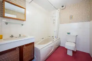 Apt 8 Deramore CourtImage 14