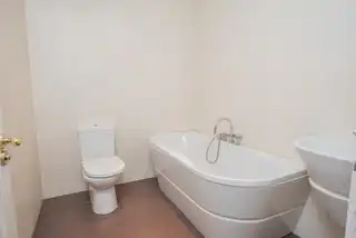 Apt 12 Myrtlefield ManorImage 14
