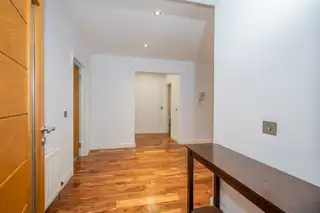 Apt 3 Balmoral ManorImage 3