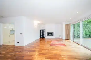 Apt 3 Balmoral ManorImage 6