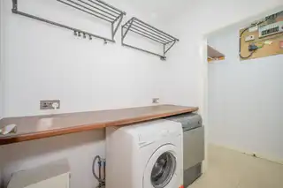 Apt 3 Balmoral ManorImage 10