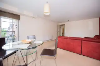 Apt 6 Elm HouseImage 6