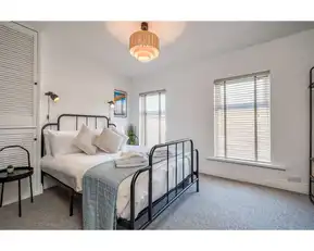 42 Dunraven AvenueImage 13