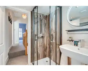 42 Dunraven AvenueImage 18