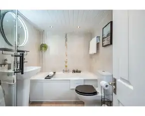 42 Dunraven AvenueImage 17