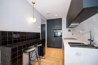 Apt 11 Fx BuildingImage 12