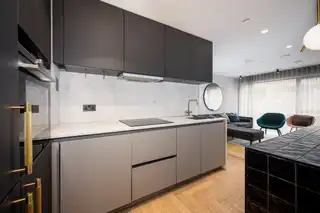 Apt 11 Fx BuildingImage 8