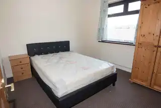 11 Sunnyside ParkImage 6