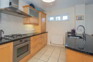 Apt 9, 1 Deramore Park SouthImage 10