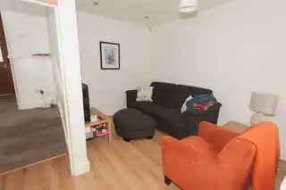 8 Adelaide AvenueImage 3