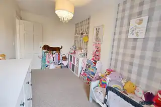 8 Hawthorne CrescentImage 16